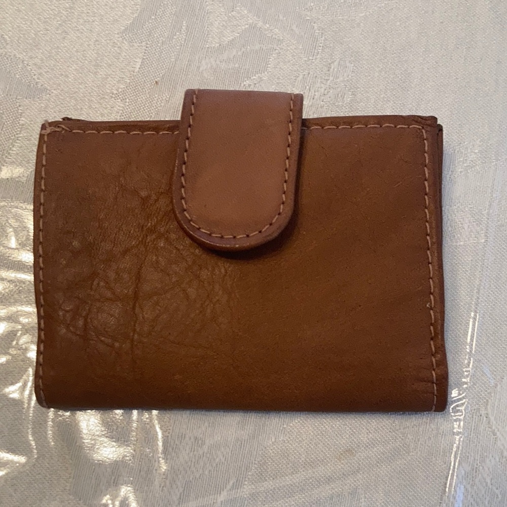 Baronet brown leather wallet with snap button closure
